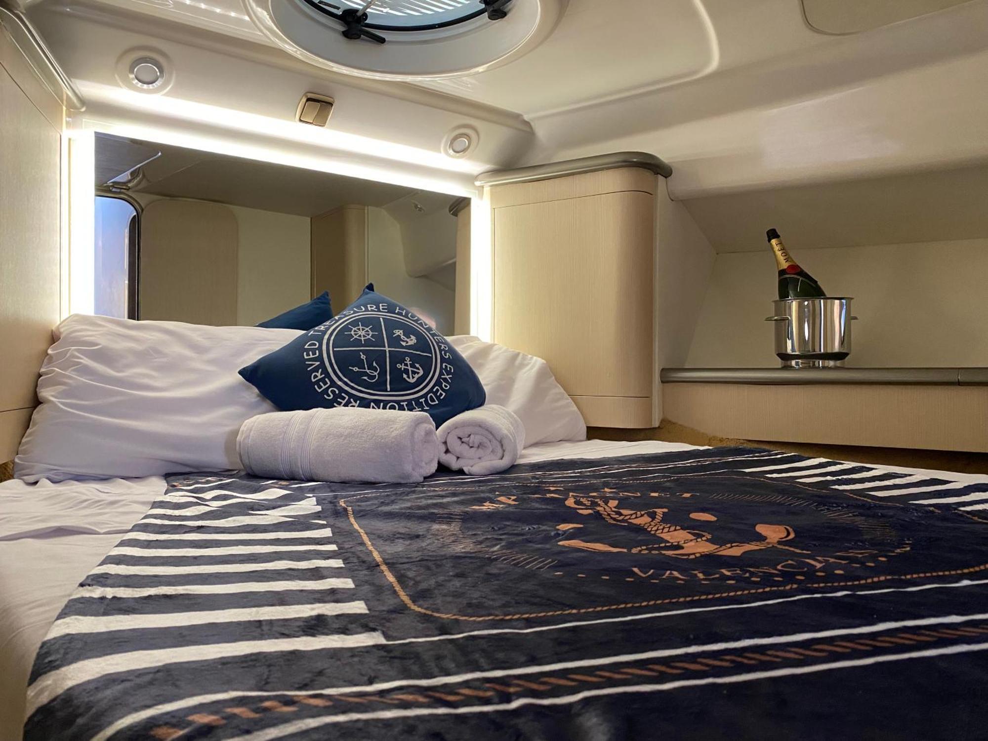 The Valencia Yacht Experience Hotel Екстериор снимка