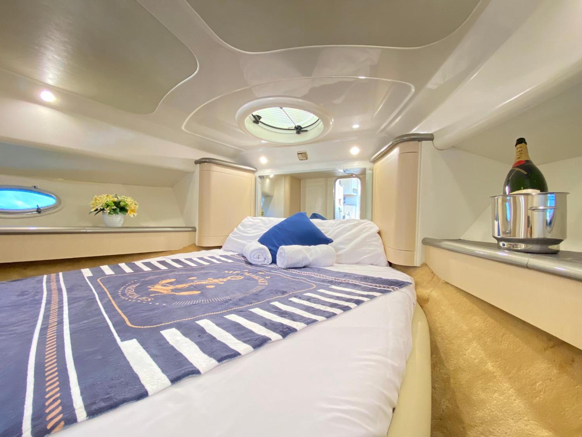 The Valencia Yacht Experience Hotel Екстериор снимка