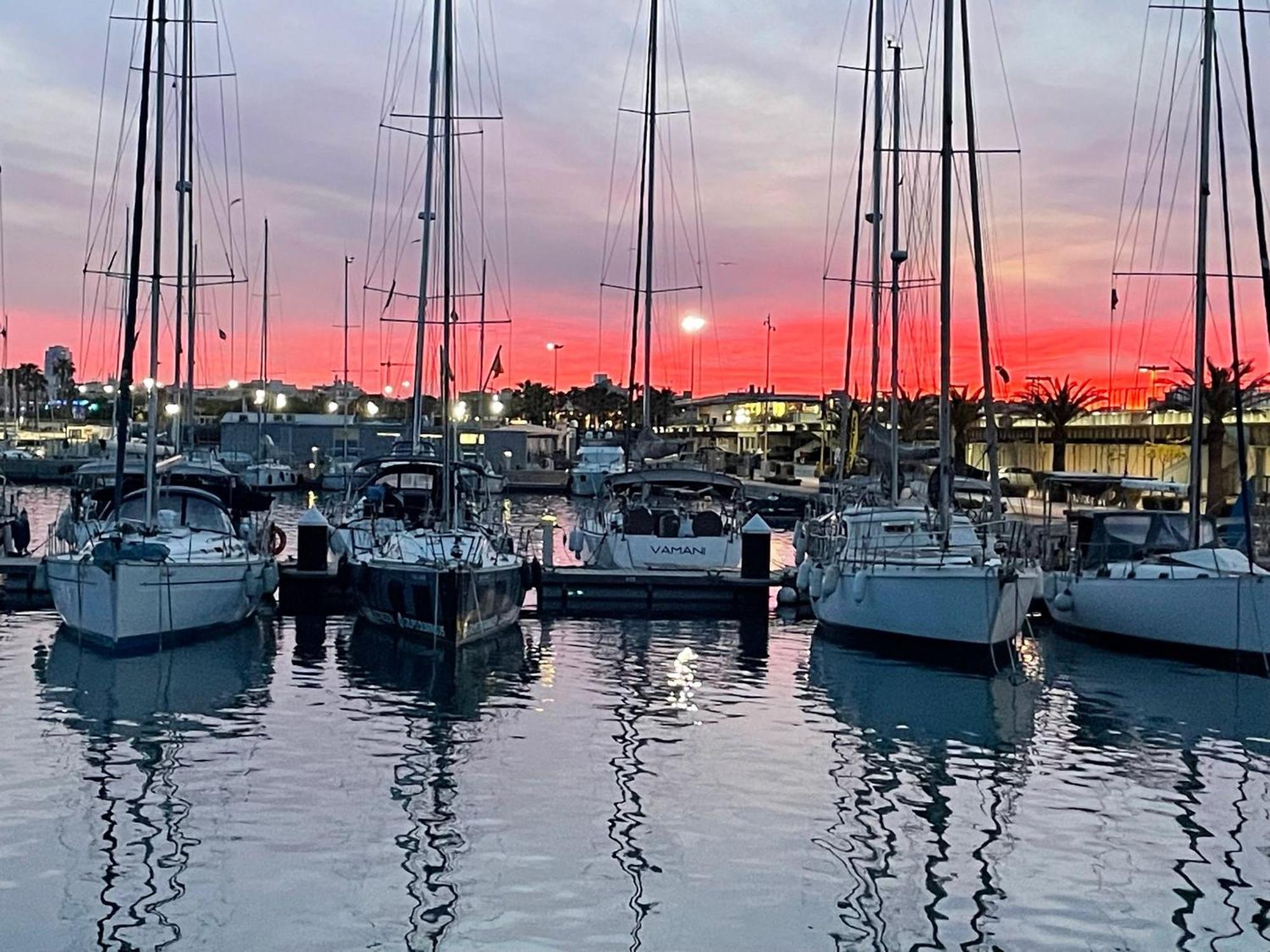 The Valencia Yacht Experience Hotel Екстериор снимка